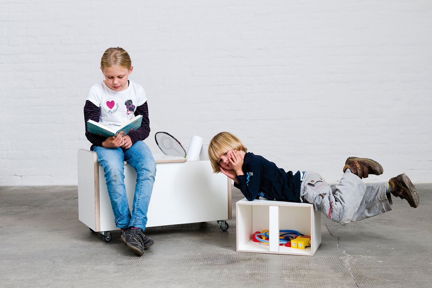 rollbare Spielzeugtruhe für Kinder weiß aus Holz von pure position