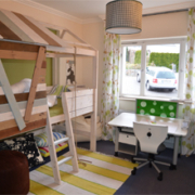 Ein langezogenes Bild mit drei verschieden eingerichtete Kinderzimmer und von den Möbeln vom Kindermöbelhändler Romy
